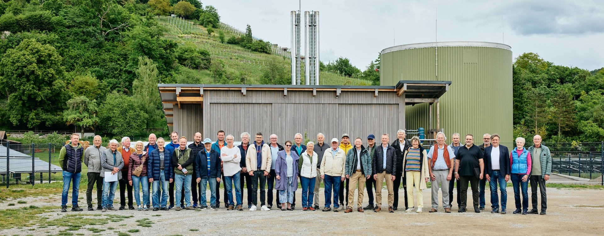 Gruppenbild mit Mitgliedern und Geschäftsführung der BET